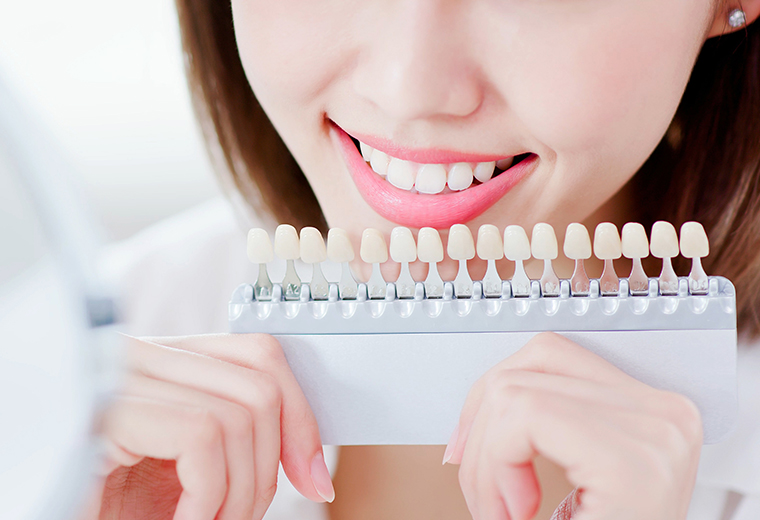 オフィスとホームを併用して理想的な白い歯を長続きさせる